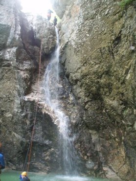 CO Spartak Hluk - Expedice Šafipura 2007 - Nejvyšší vodopád zdolávaný samostatně,22m.