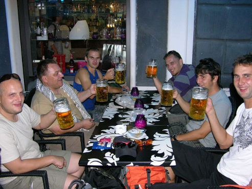 CO Spartak Hluk - Maroko 2011 - Zahajovací pivo v Římě